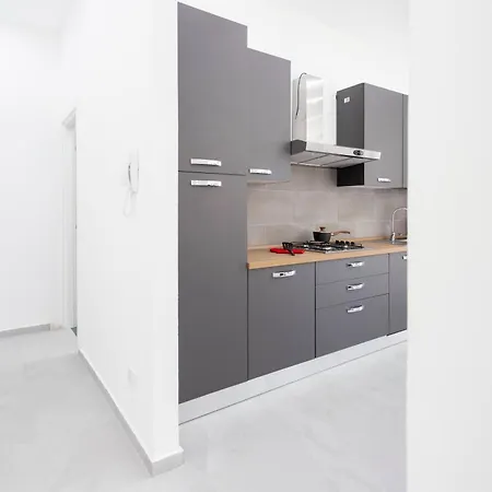 Appartamento La Fenice - Self Chek-in - Wifi Novara