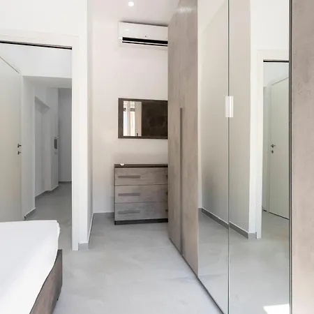 La Fenice - Self Chek-in - Wifi Appartamento Novara